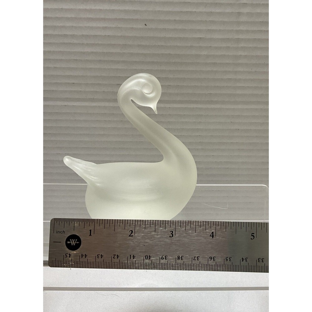 Vintage Titan Art Glass Frosted Swan Hand Blown Figurine Made In‎ USA - Picture 6 of 7